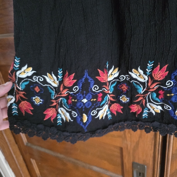 Torrid Embroidered Tank - Picture 3 of 6